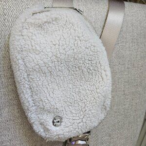 Lululemon fleece Fur Ivory Silver everywhere cross body belt bag fanny pack 1 L